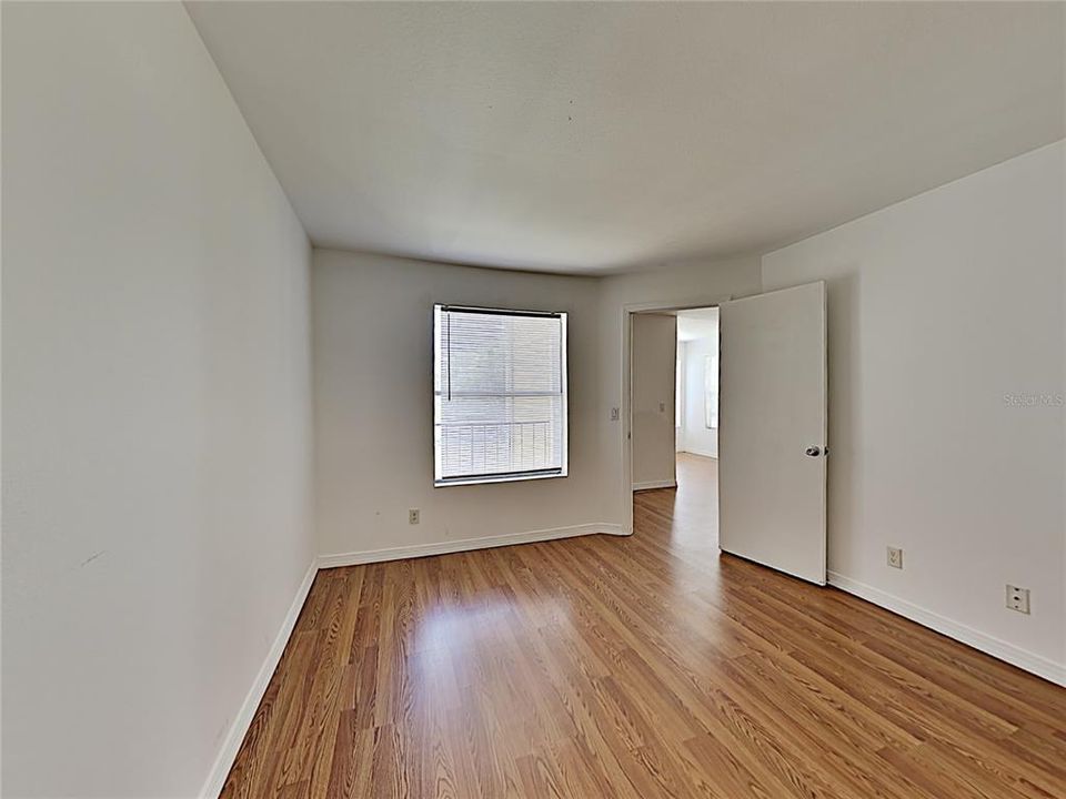 For Rent: $1,350 (1 beds, 1 baths, 760 Square Feet)