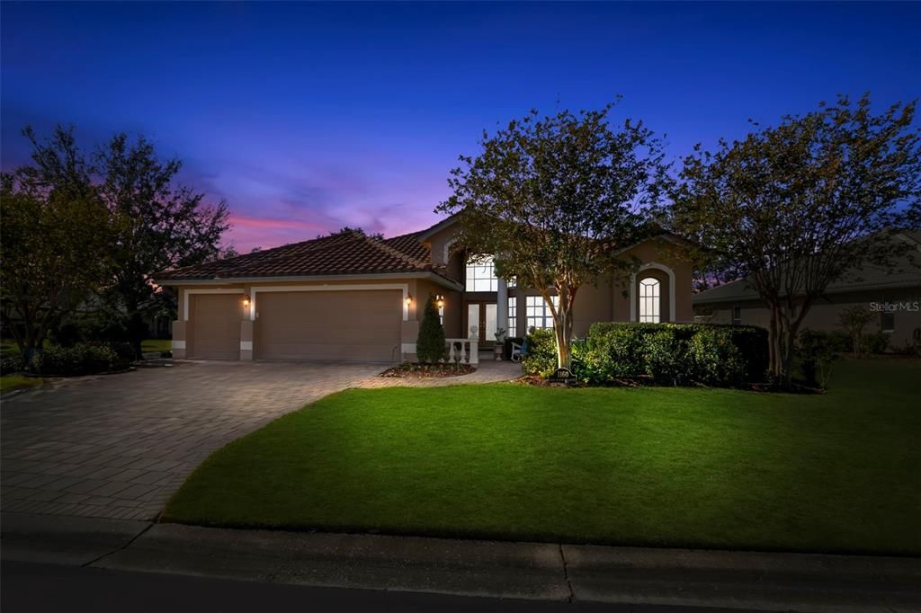 For Sale: $1,300,000 (3 beds, 2 baths, 2402 Square Feet)