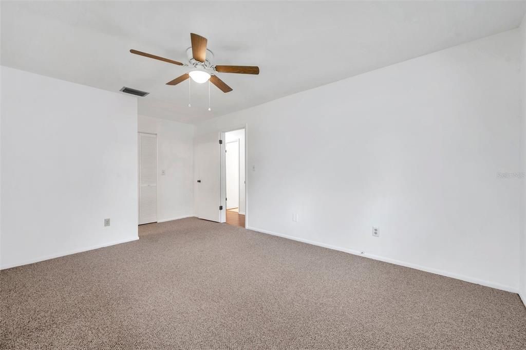 For Sale: $240,000 (2 beds, 2 baths, 1000 Square Feet)