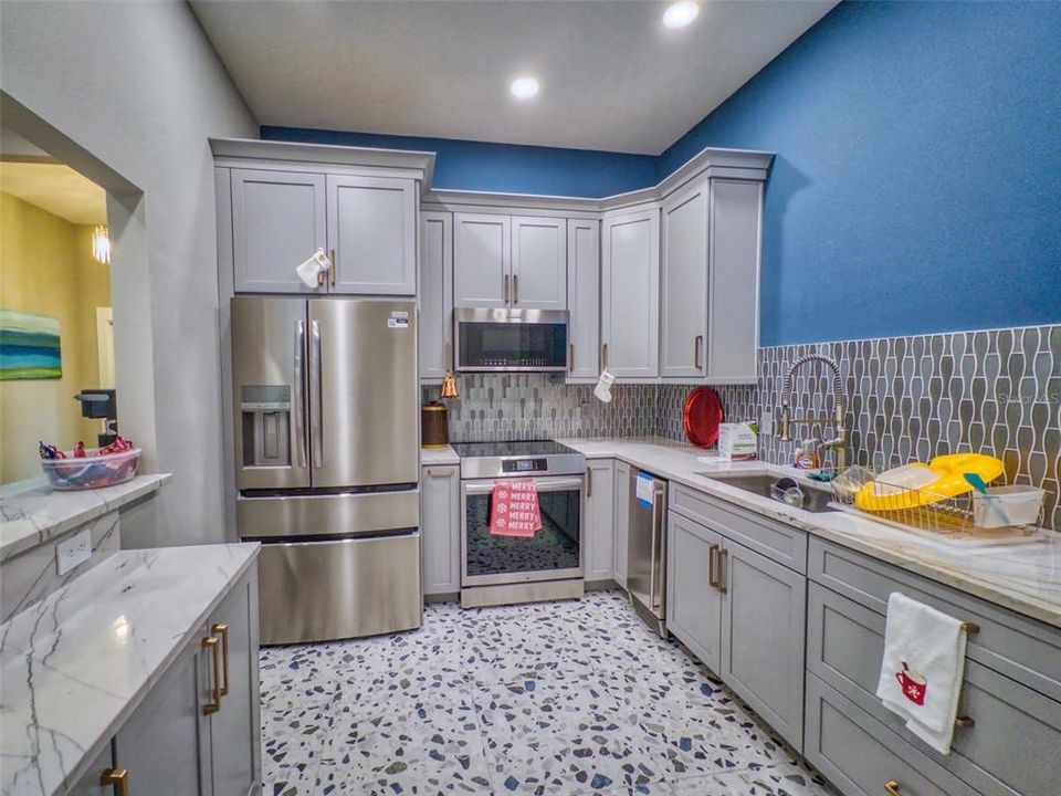 For Sale: $272,000 (3 beds, 2 baths, 1416 Square Feet)