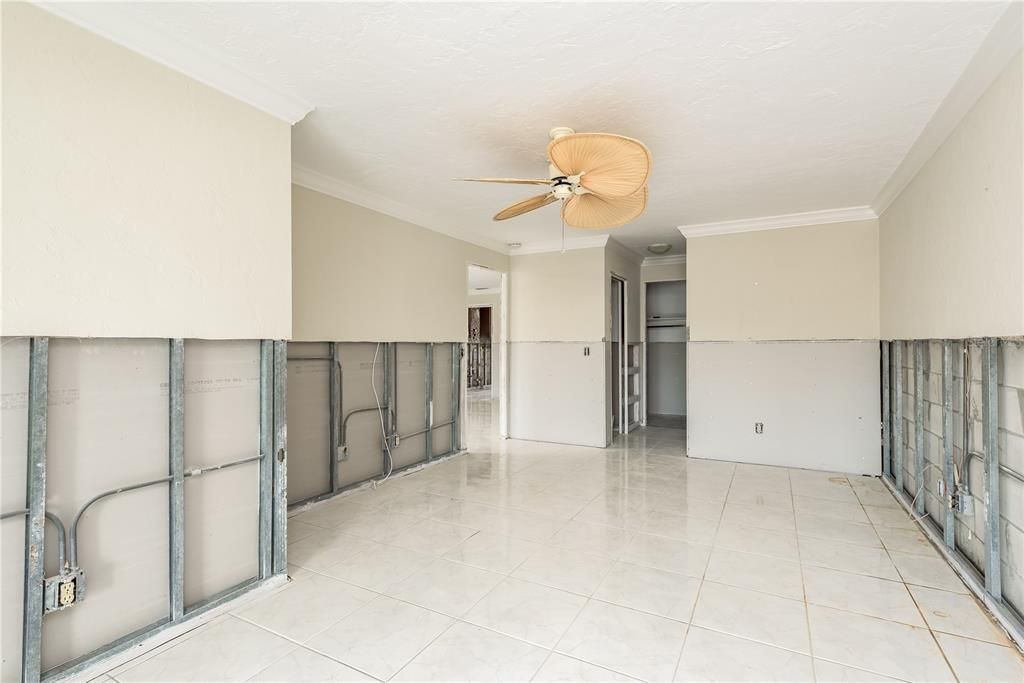 For Sale: $475,000 (2 beds, 2 baths, 1400 Square Feet)