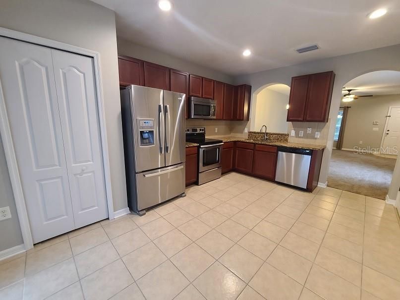 For Rent: $1,850 (2 beds, 2 baths, 1236 Square Feet)