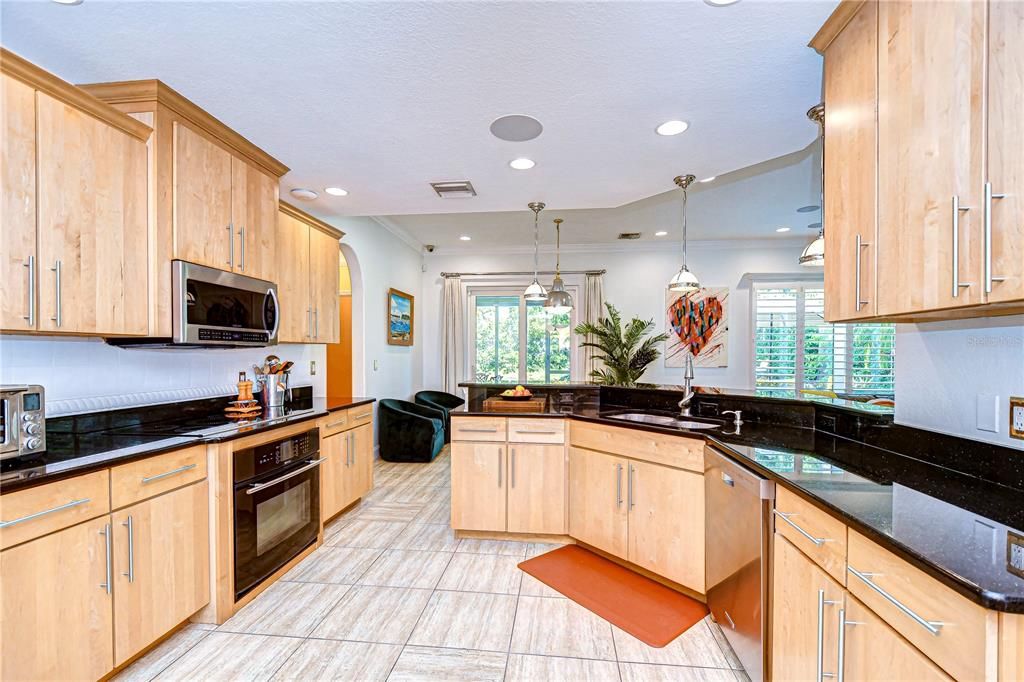 Marvelous kitchen will be one of your favorite spaces to entertain !