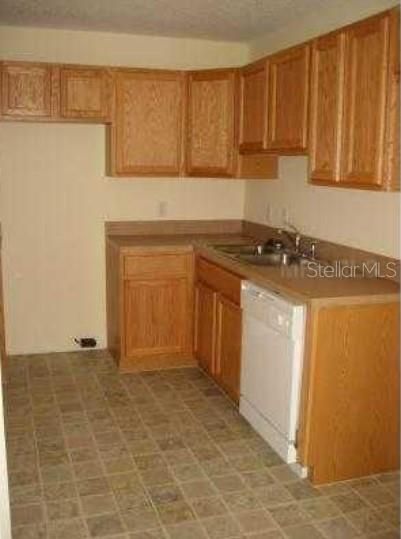 For Rent: $1,650 (4 beds, 2 baths, 1300 Square Feet)