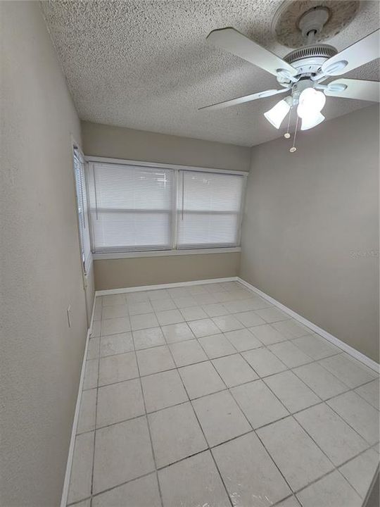 For Sale: $225,000 (3 beds, 1 baths, 856 Square Feet)