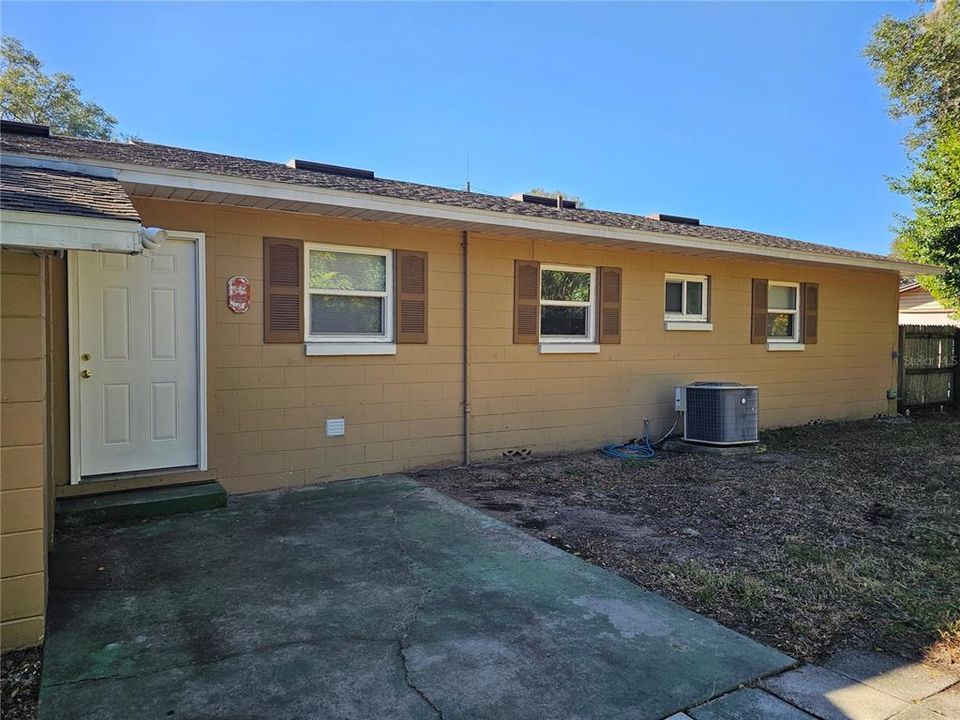 For Sale: $225,000 (3 beds, 1 baths, 856 Square Feet)