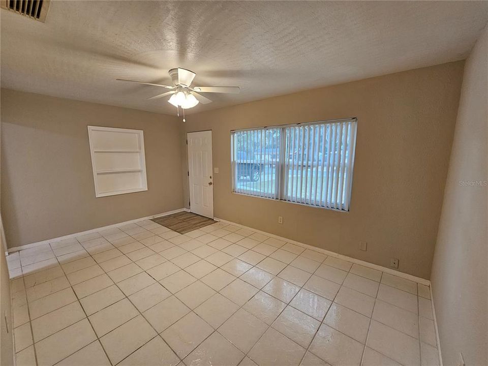 For Sale: $225,000 (3 beds, 1 baths, 856 Square Feet)