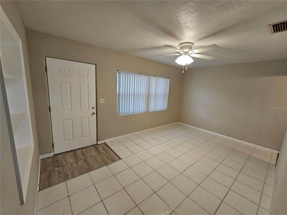 For Sale: $225,000 (3 beds, 1 baths, 856 Square Feet)