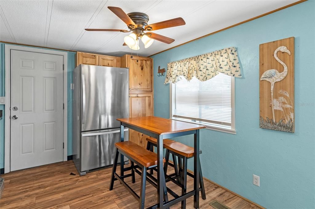 For Sale: $139,900 (2 beds, 2 baths, 768 Square Feet)