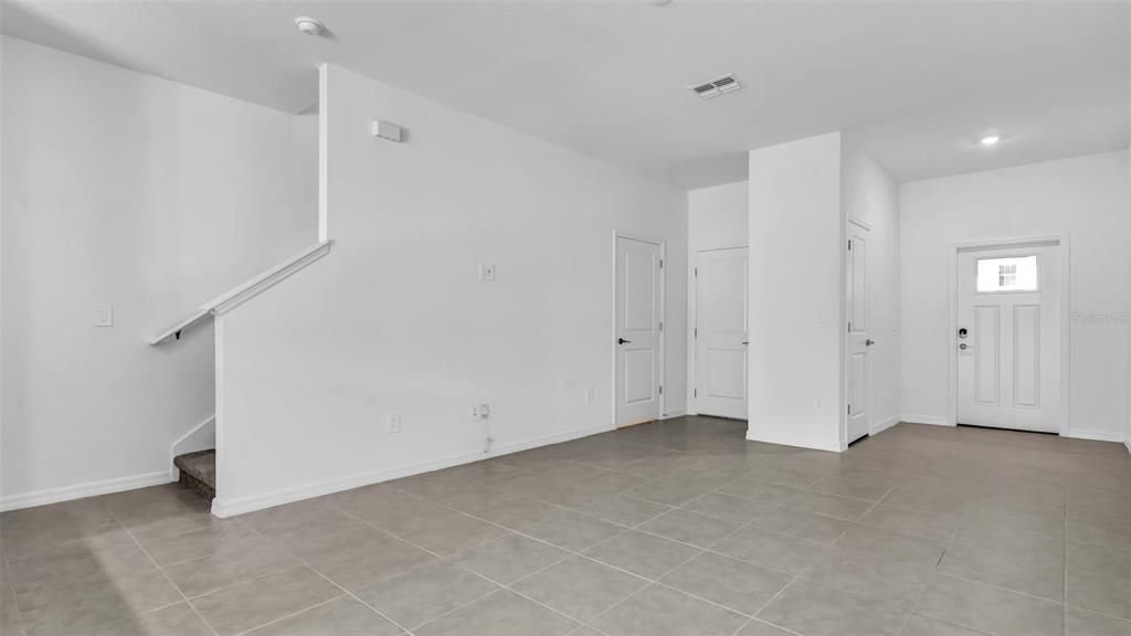 For Rent: $1,999 (3 beds, 2 baths, 1634 Square Feet)