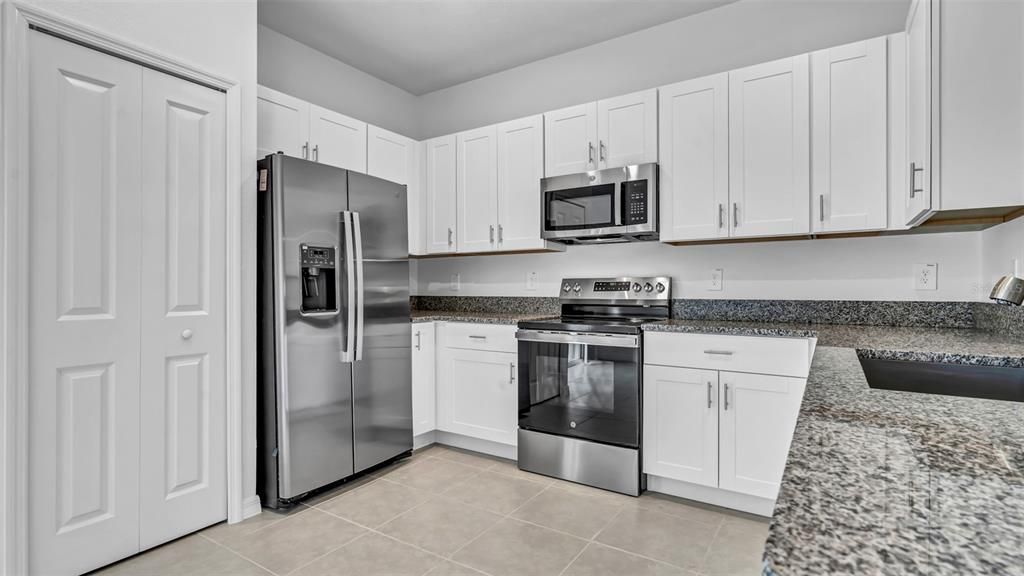 For Rent: $1,999 (3 beds, 2 baths, 1634 Square Feet)