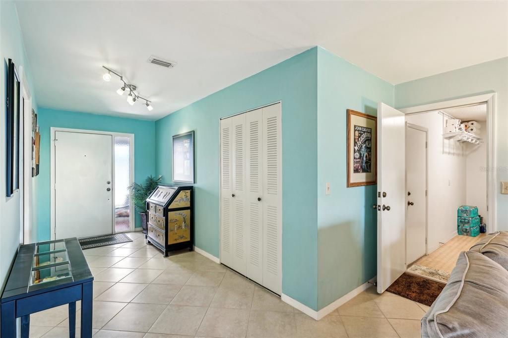 For Sale: $249,900 (2 beds, 2 baths, 1529 Square Feet)