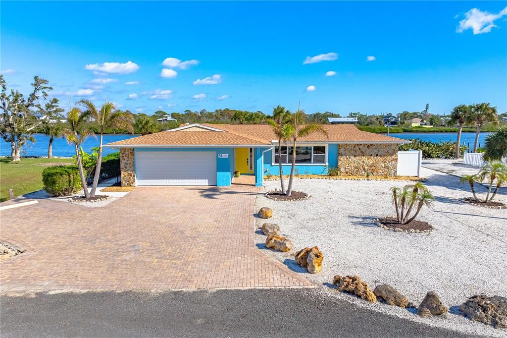 For Sale: $1,290,000 (2 beds, 2 baths, 1965 Square Feet)