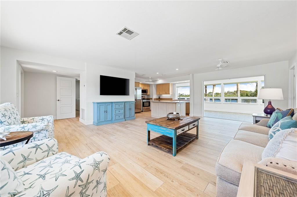 For Sale: $1,290,000 (2 beds, 2 baths, 1965 Square Feet)