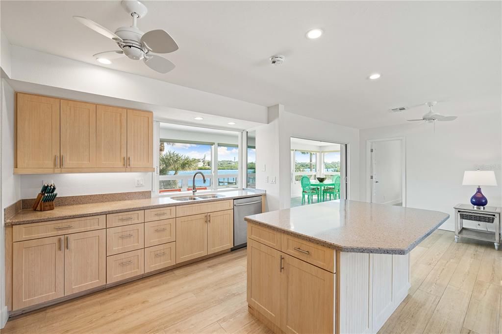 For Sale: $1,290,000 (2 beds, 2 baths, 1965 Square Feet)