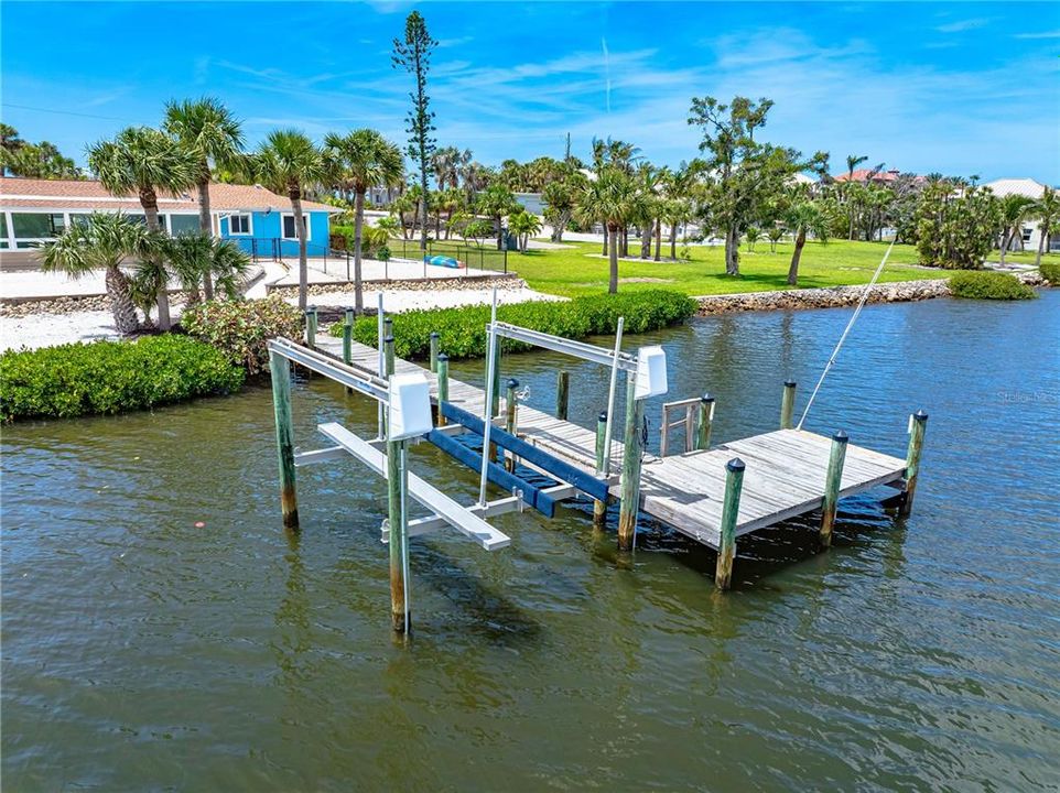 For Sale: $1,290,000 (2 beds, 2 baths, 1965 Square Feet)