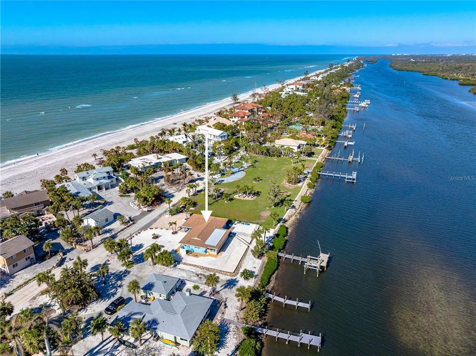 For Sale: $1,290,000 (2 beds, 2 baths, 1965 Square Feet)