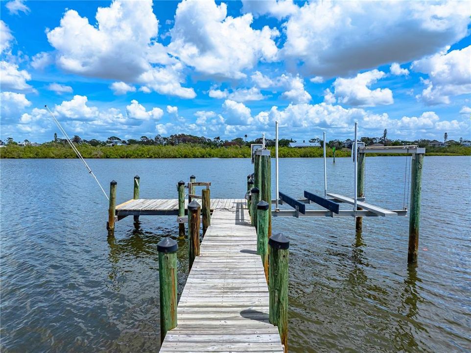 For Sale: $1,290,000 (2 beds, 2 baths, 1965 Square Feet)