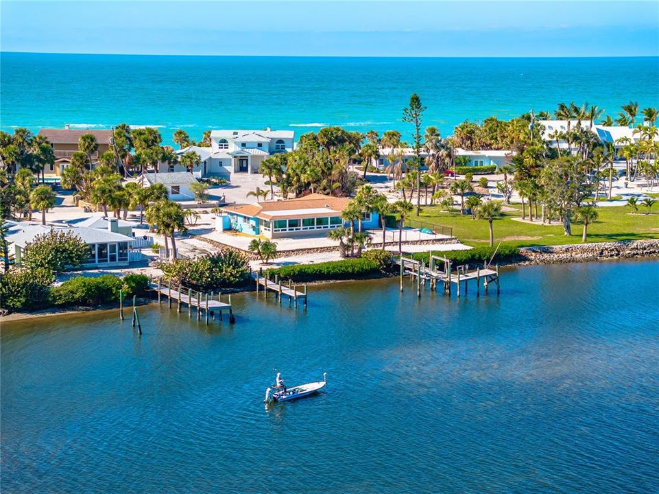 For Sale: $1,290,000 (2 beds, 2 baths, 1965 Square Feet)