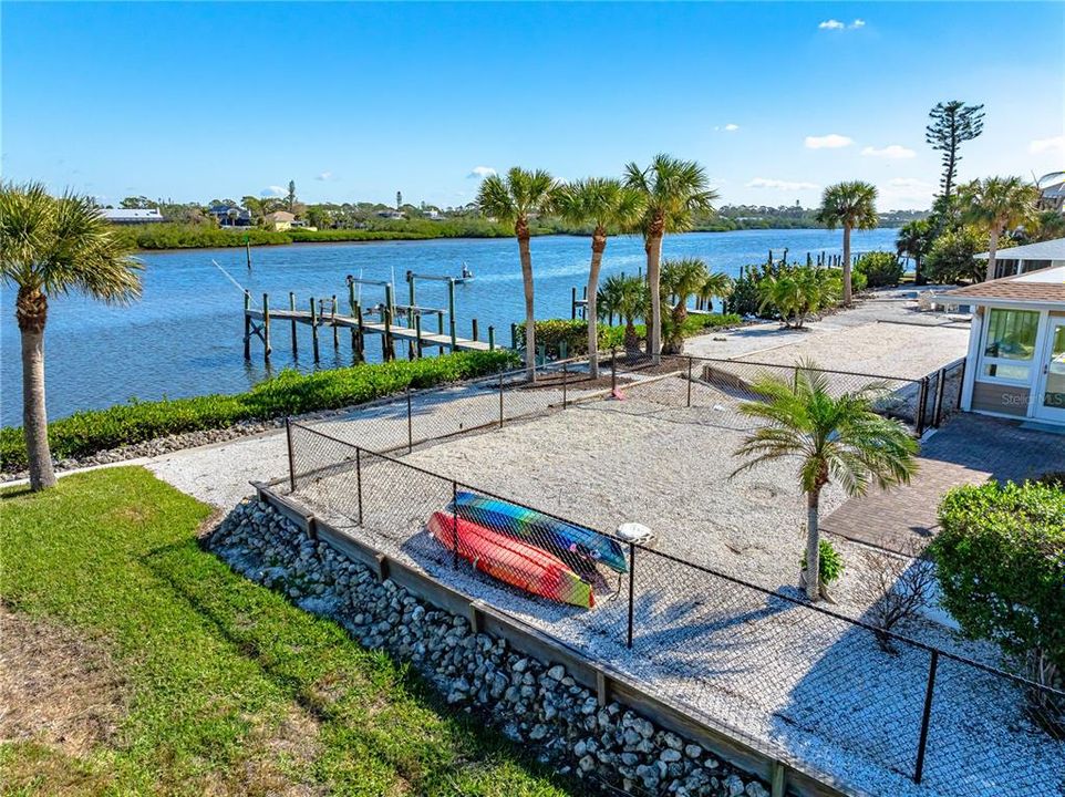 For Sale: $1,290,000 (2 beds, 2 baths, 1965 Square Feet)