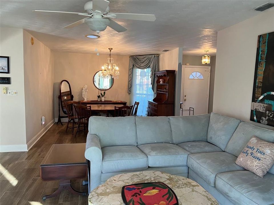 For Sale: $340,000 (2 beds, 2 baths, 1544 Square Feet)