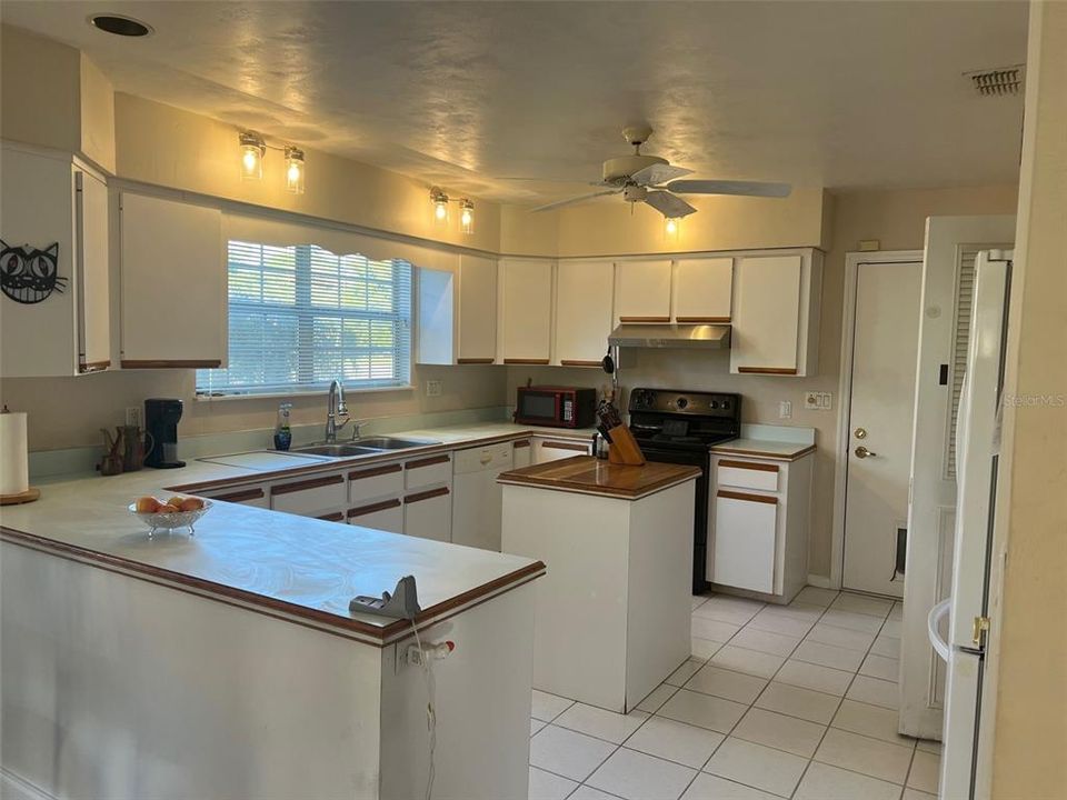 For Sale: $340,000 (2 beds, 2 baths, 1544 Square Feet)