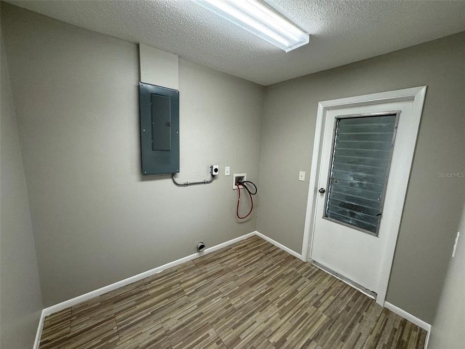 For Sale: $239,900 (3 beds, 2 baths, 1513 Square Feet)