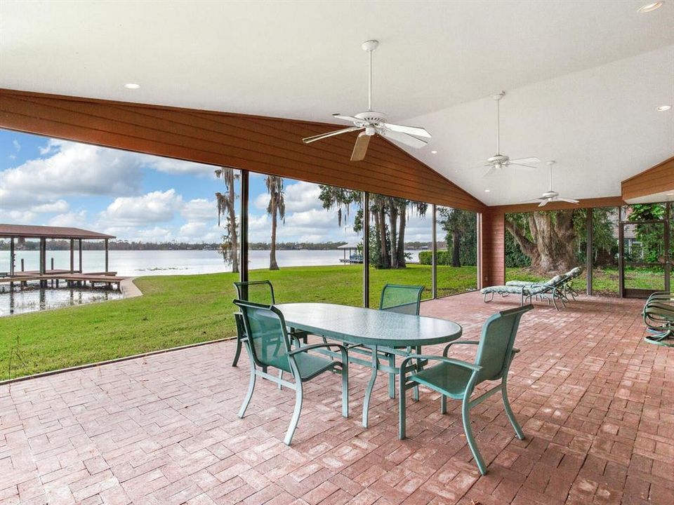 待售: $3,000,000 (5 贝兹, 3 浴室, 4628 平方英尺)