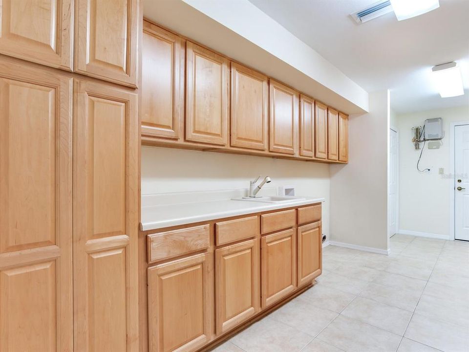 待售: $3,000,000 (5 贝兹, 3 浴室, 4628 平方英尺)