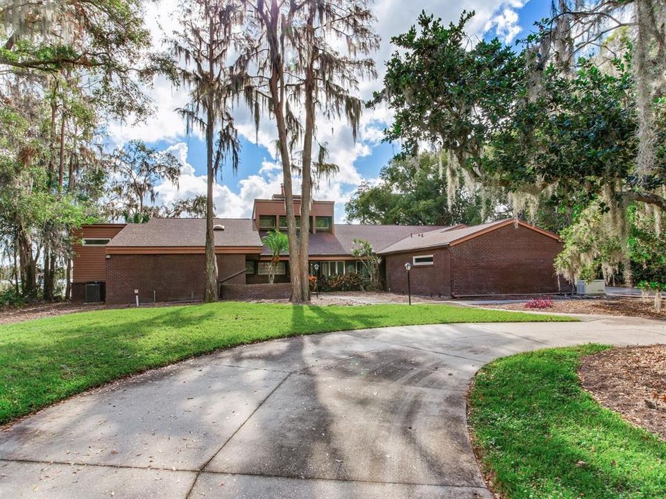 待售: $3,000,000 (5 贝兹, 3 浴室, 4628 平方英尺)