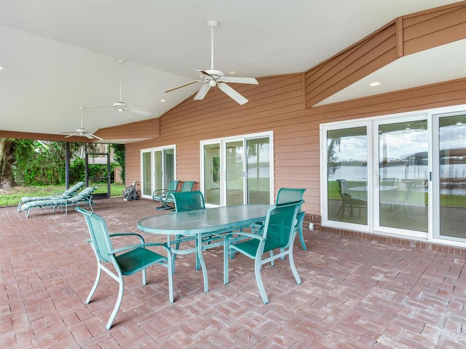 待售: $3,000,000 (5 贝兹, 3 浴室, 4628 平方英尺)