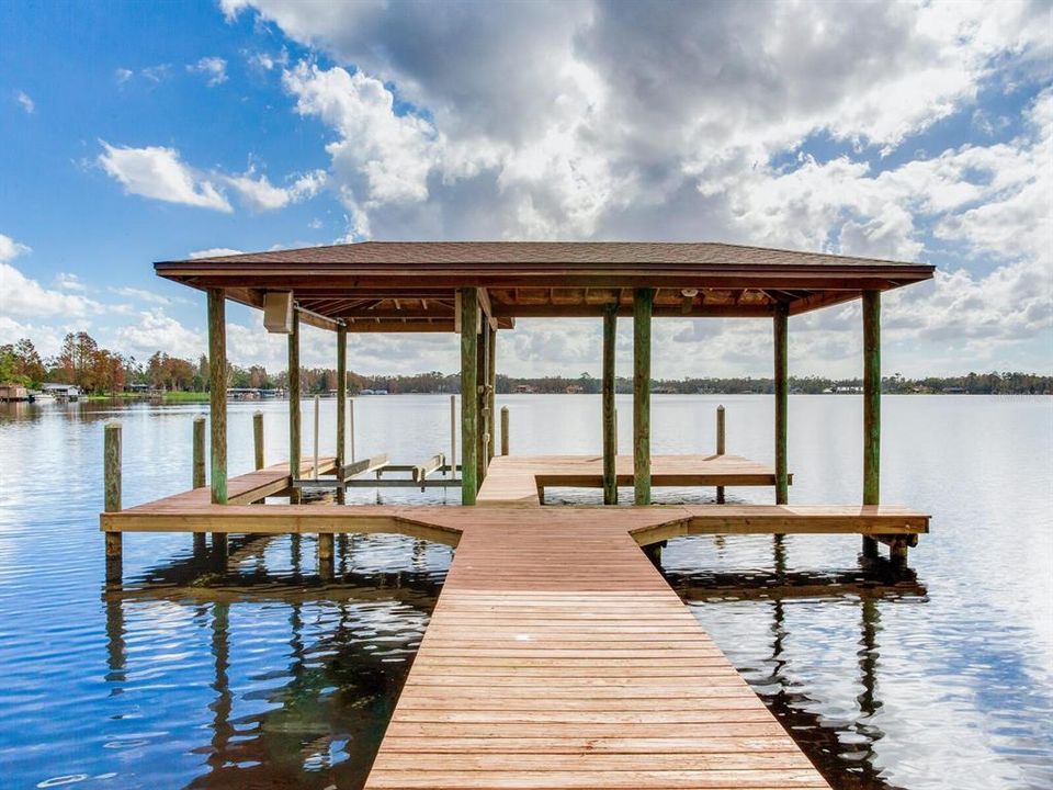 待售: $3,000,000 (5 贝兹, 3 浴室, 4628 平方英尺)