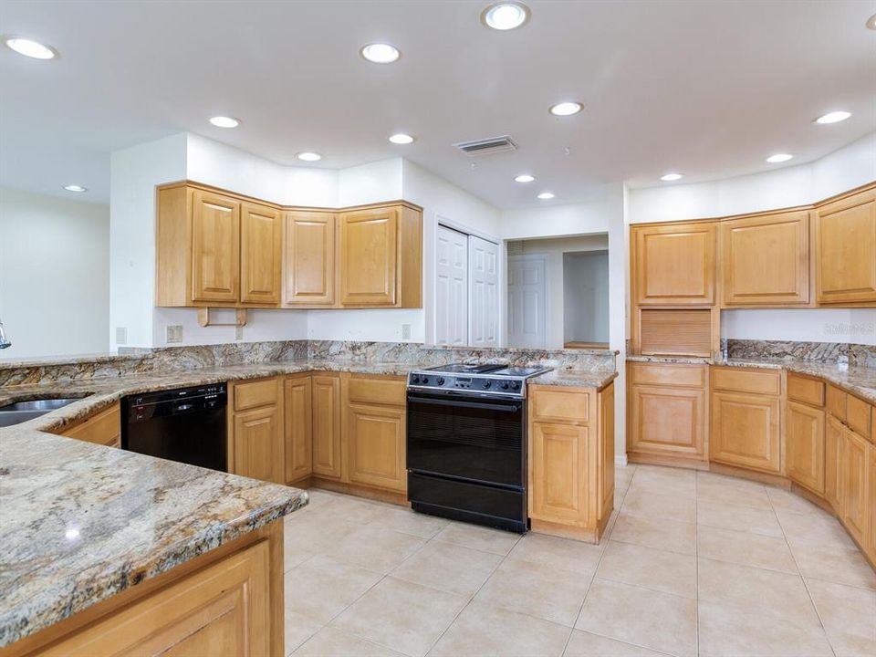 待售: $3,000,000 (5 贝兹, 3 浴室, 4628 平方英尺)