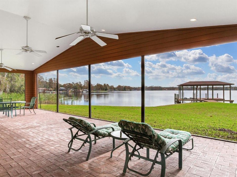 待售: $3,000,000 (5 贝兹, 3 浴室, 4628 平方英尺)