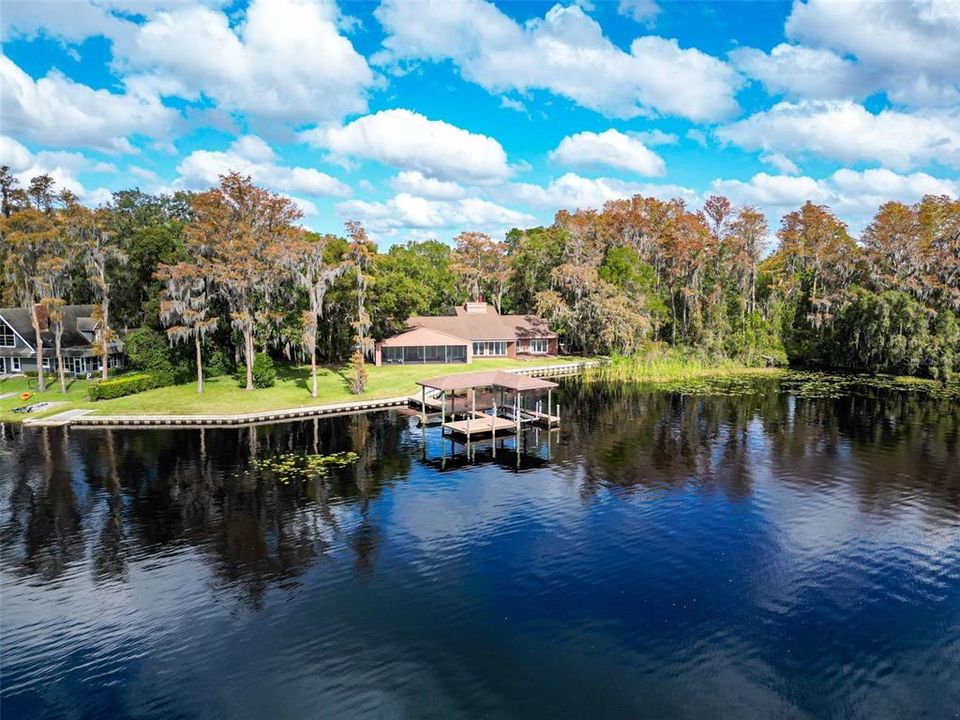 待售: $3,000,000 (5 贝兹, 3 浴室, 4628 平方英尺)