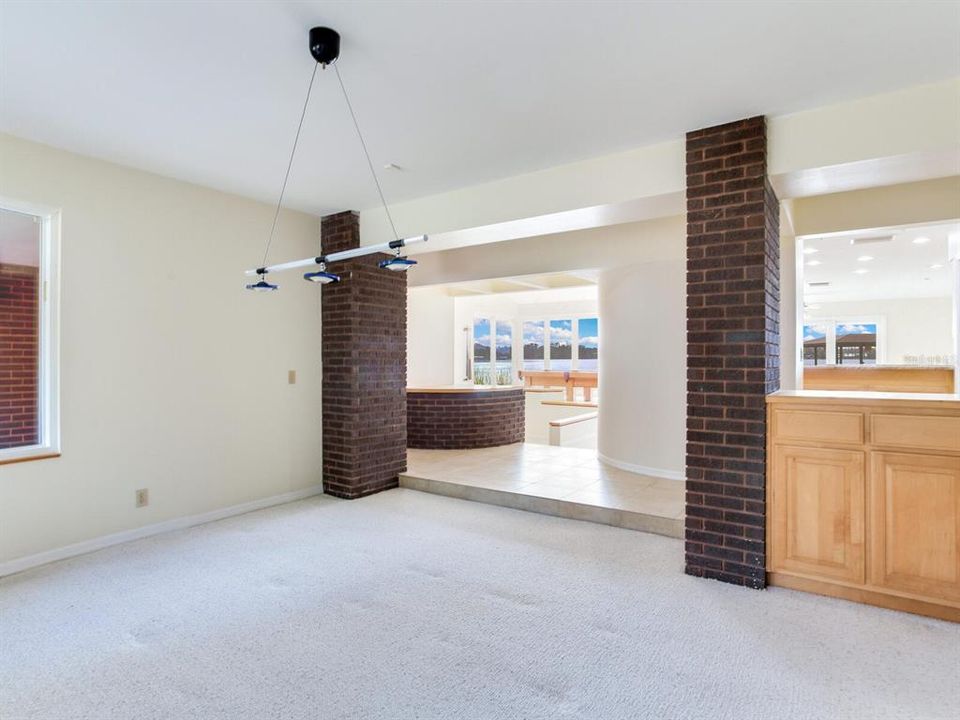 待售: $3,000,000 (5 贝兹, 3 浴室, 4628 平方英尺)