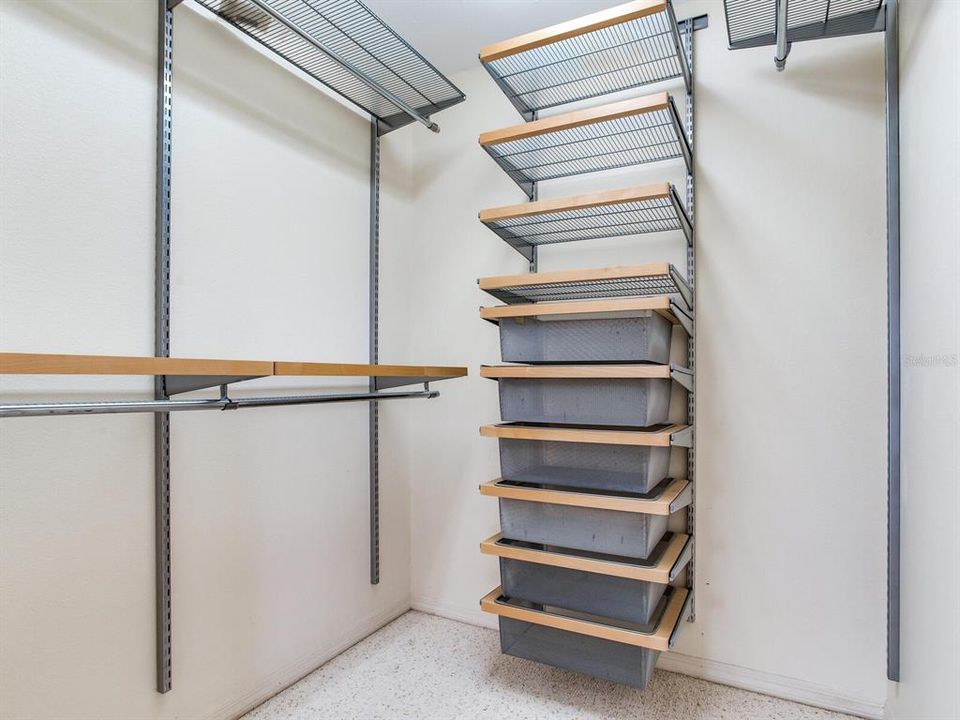 待售: $3,000,000 (5 贝兹, 3 浴室, 4628 平方英尺)