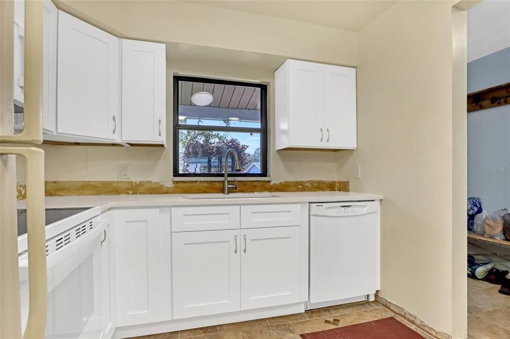 For Sale: $320,000 (3 beds, 2 baths, 1186 Square Feet)