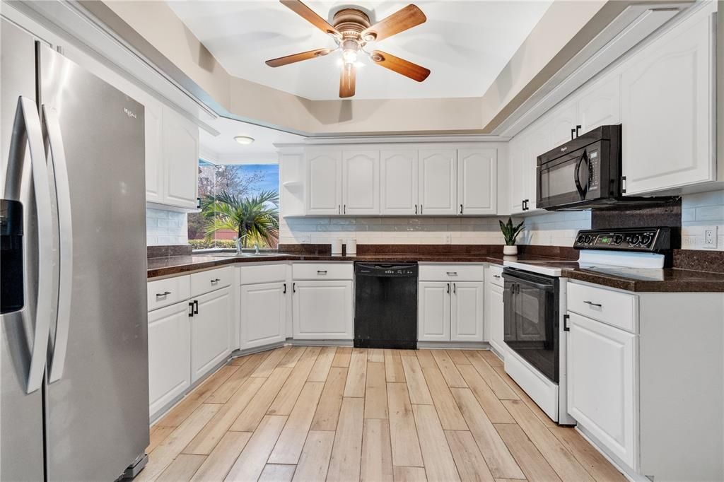 Kitchen w/ stainless steel