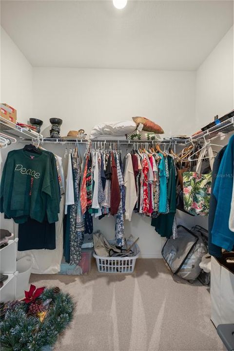 MASTER WALK IN CLOSET