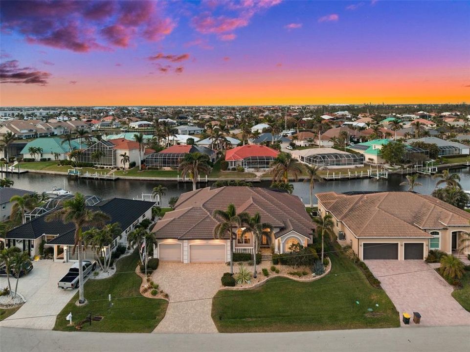 For Sale: $1,350,000 (3 beds, 2 baths, 2866 Square Feet)