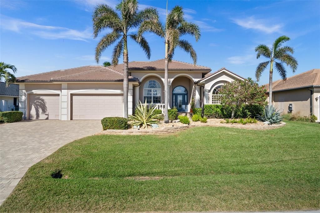 For Sale: $1,350,000 (3 beds, 2 baths, 2866 Square Feet)