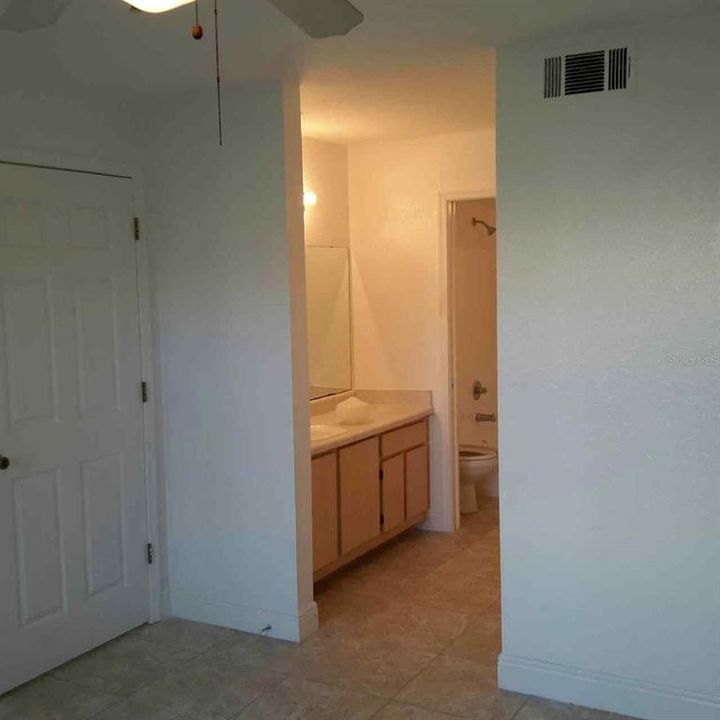 For Rent: $1,800 (2 beds, 2 baths, 1020 Square Feet)