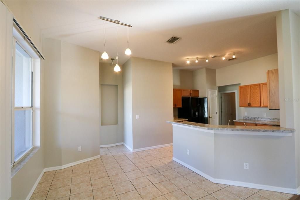 For Rent: $2,500 (4 beds, 2 baths, 2265 Square Feet)