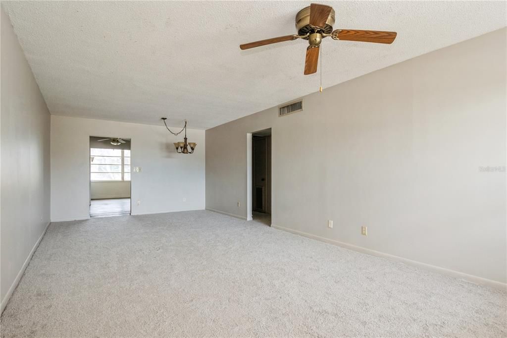 Living Dining Area