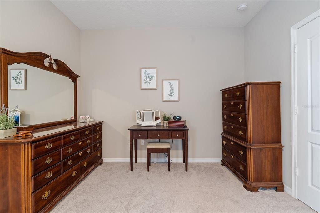 Extra nook space in primary bedroom