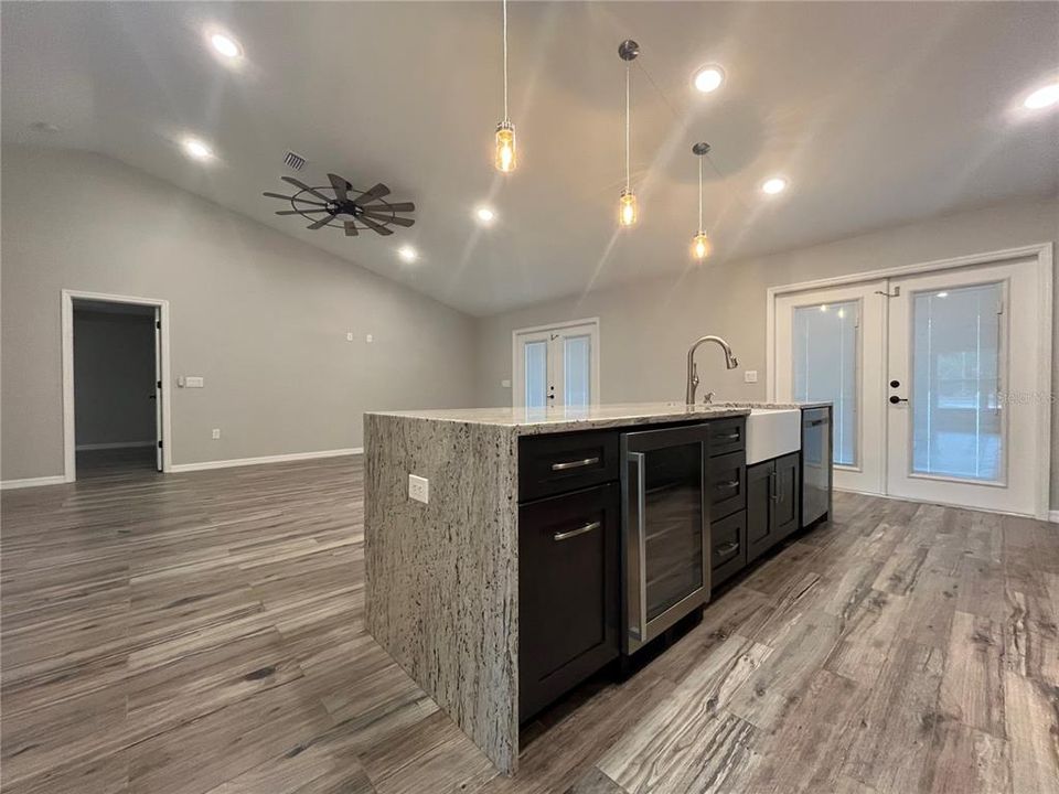 For Sale: $549,900 (3 beds, 2 baths, 1955 Square Feet)