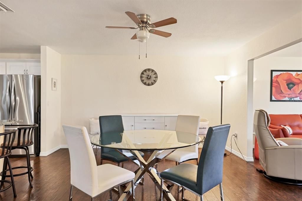 For Sale: $240,000 (2 beds, 2 baths, 1260 Square Feet)