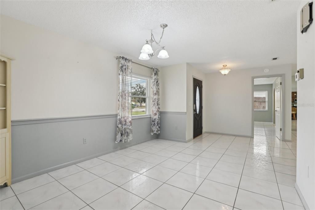 For Sale: $305,990 (2 beds, 2 baths, 1572 Square Feet)