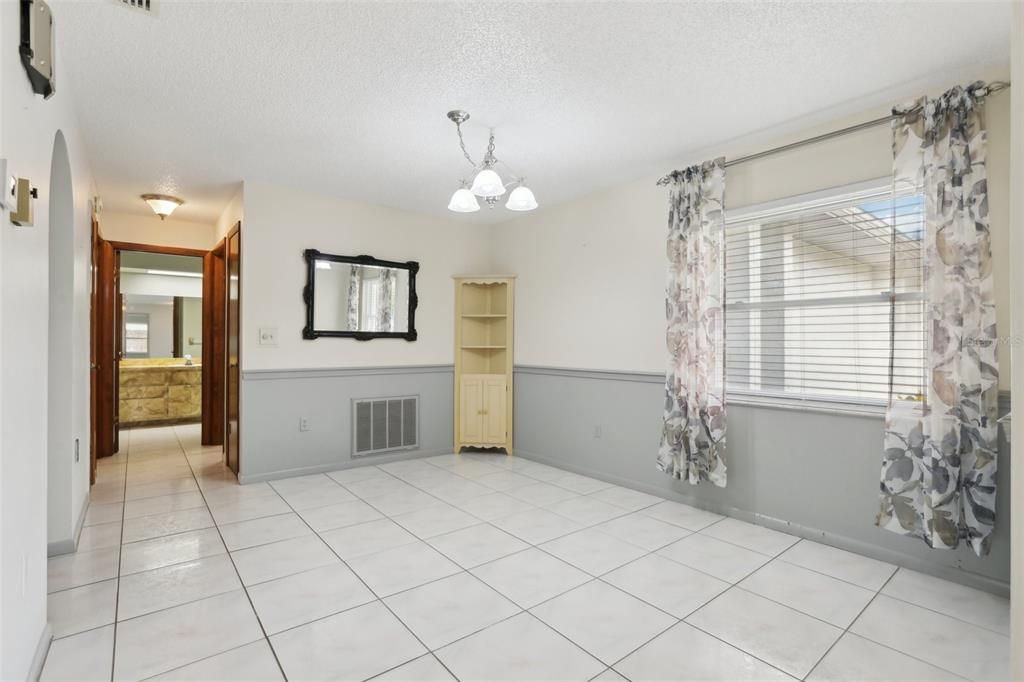 For Sale: $305,990 (2 beds, 2 baths, 1572 Square Feet)